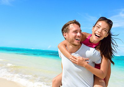 beach-couple2-scaled-small